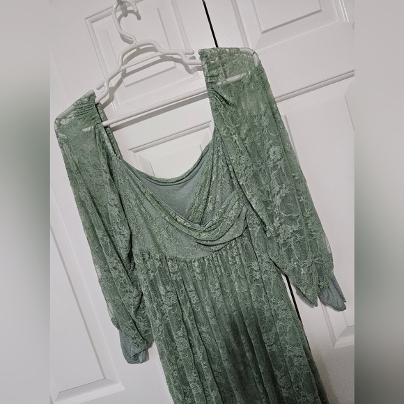 Sage green Maternity photoshoot dress - Picture 4 of 5